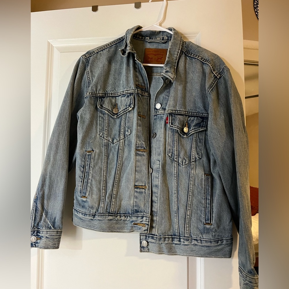 VINTAGE LEVIS 90’s  TRUCKER JACKET